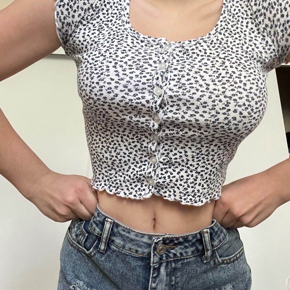 Brady button top